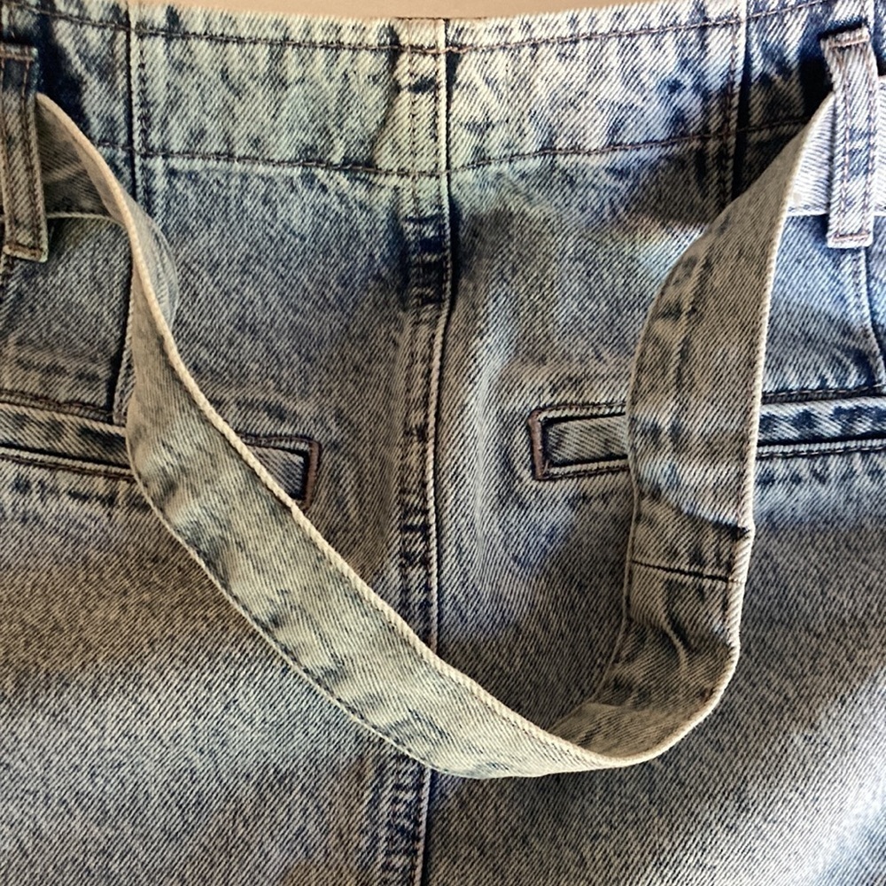 White Fox Boutique Medium belted denim skirt high waist NEW light wash - Picture 8 of 11